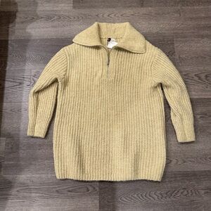 New long sweater in very nice color, soft and warm